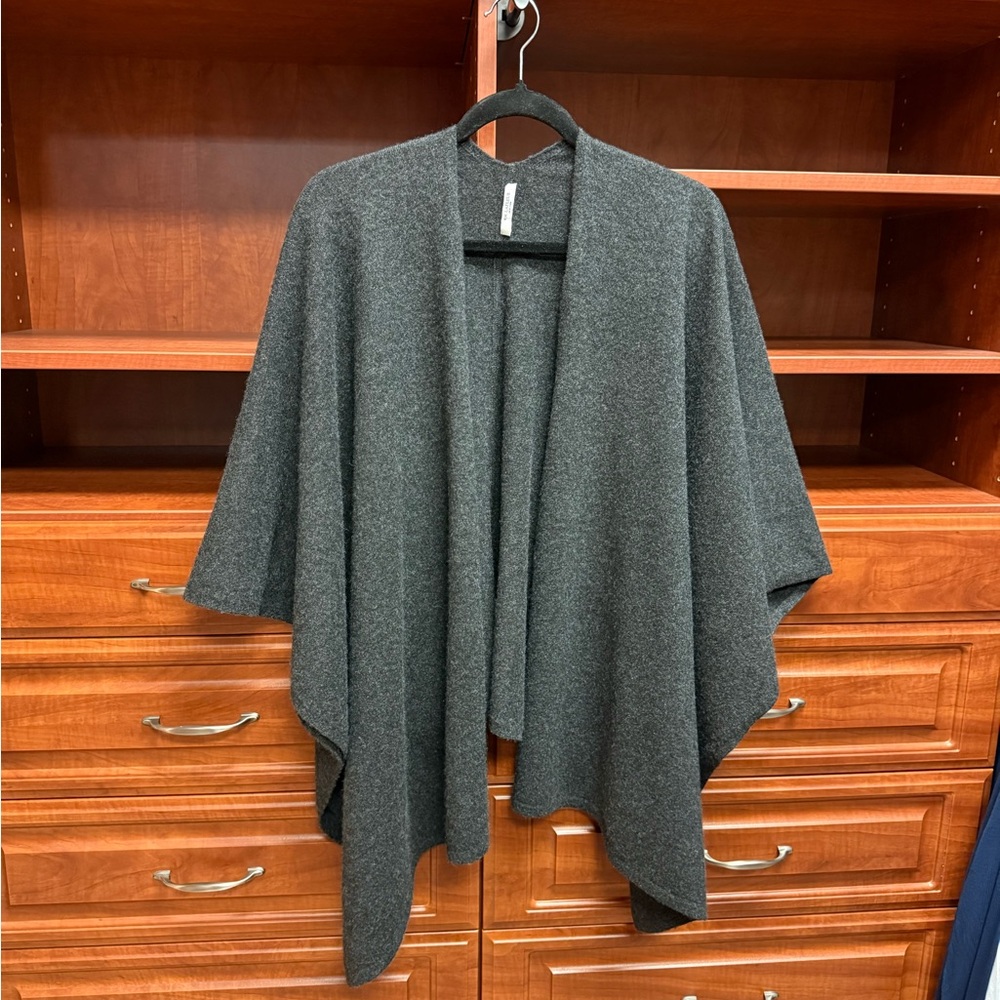 Like New M.M. Lafleur 100% Cashmere Charcoal Gray Shrug